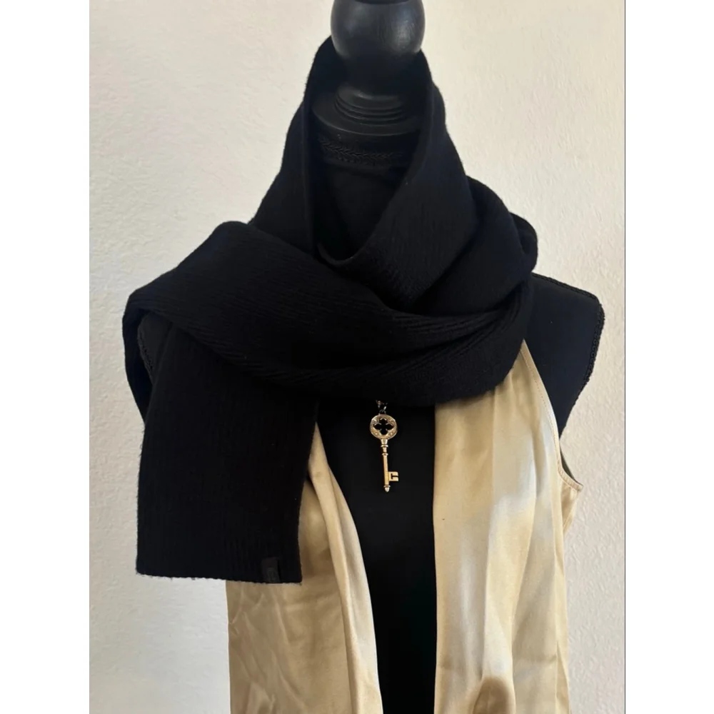 Lululemon Luxurious Ribbed Knit Merino Wool Winter Scarf Winter Layer Staple